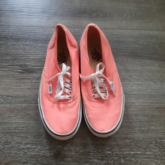 Vans - Picture 1 of 2